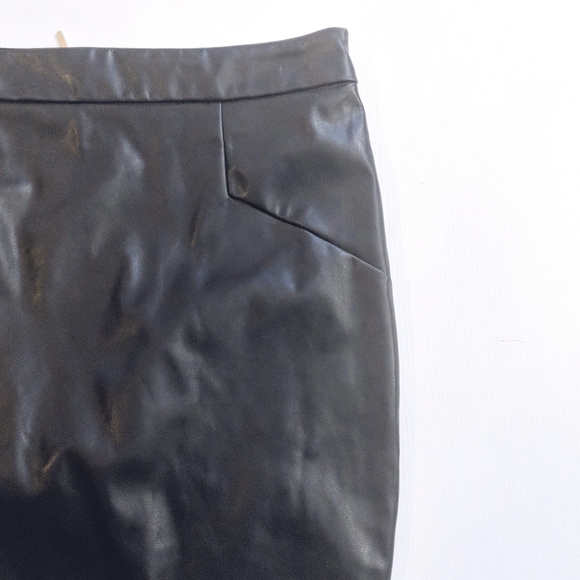 ❌SOLD❌DYNAMITE Vegan Leather Skirt - Picture 3 of 8